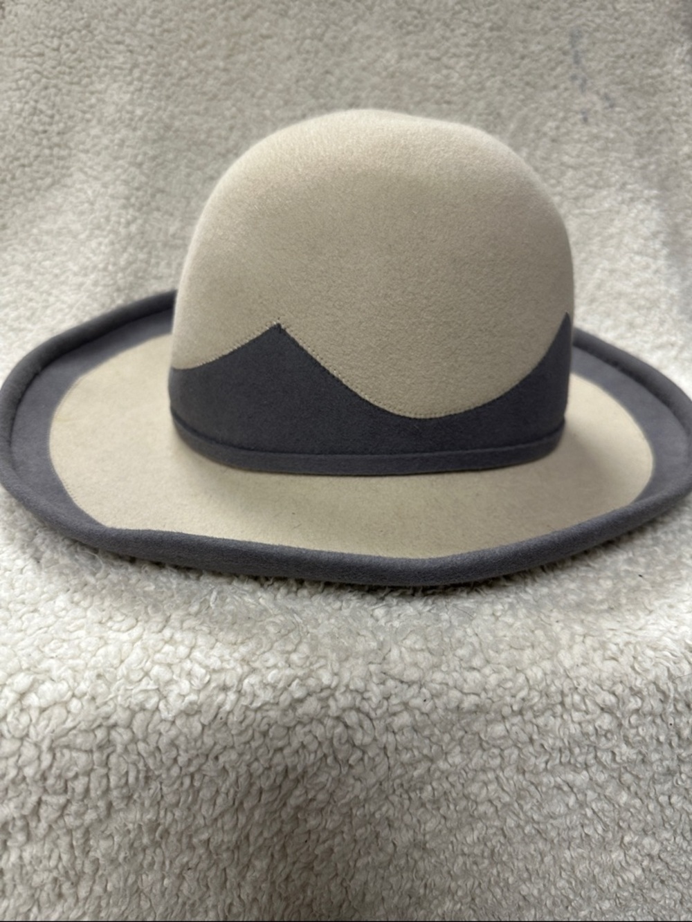 Anita Pineault Canada Hat Wide Brim Wool Felt Vanilla Gray Abstract Vintage 80s
